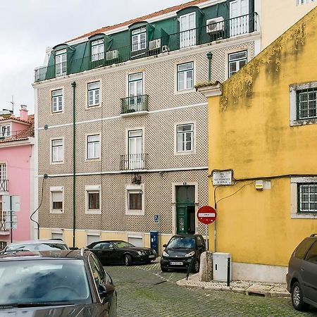 Lovelystay - Cozy 3Bdr Apartment In Estrela Lisabona Exterior foto