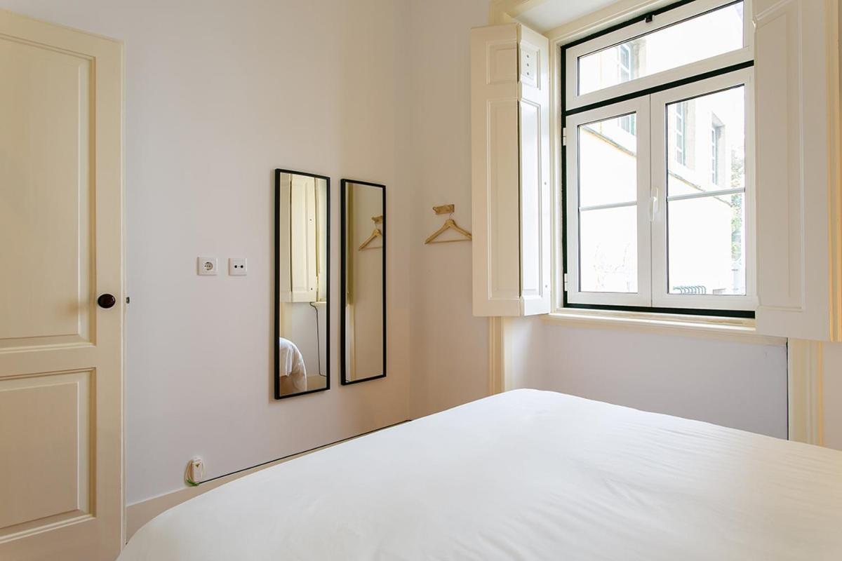 Lovelystay - Cozy 3Bdr Apartment In Estrela Lisabona Exterior foto