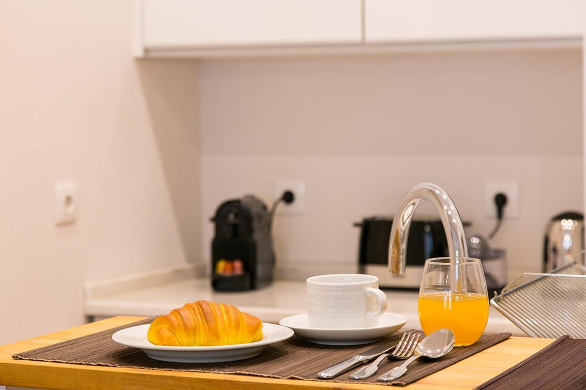 Lovelystay - Cozy 3Bdr Apartment In Estrela Lisabona Exterior foto