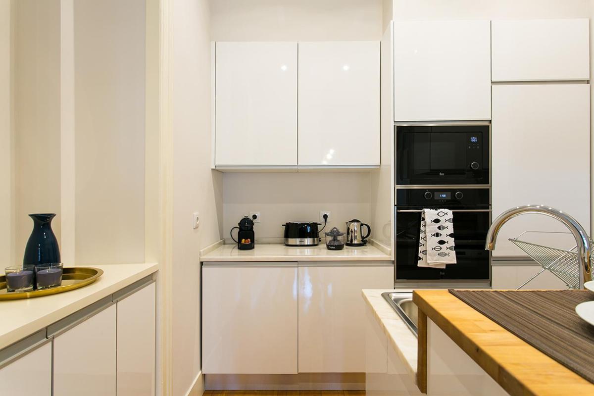 Lovelystay - Cozy 3Bdr Apartment In Estrela Lisabona Exterior foto
