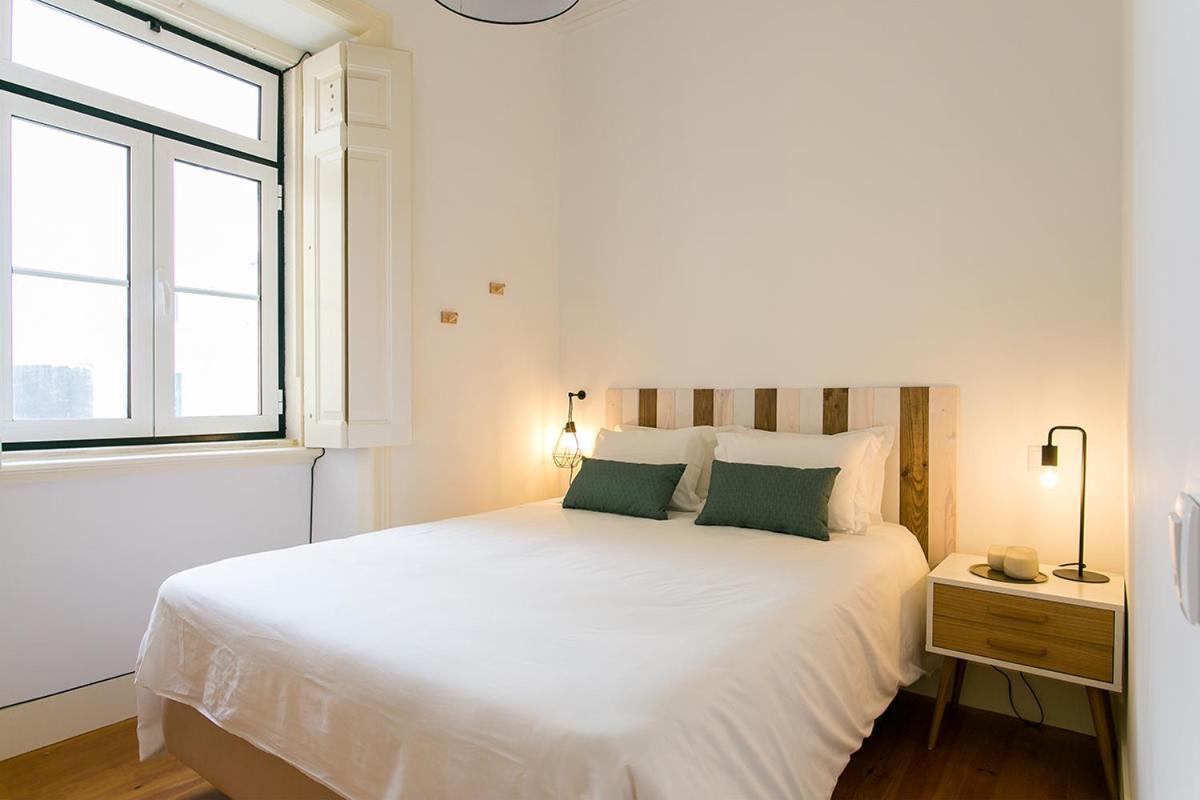 Lovelystay - Cozy 3Bdr Apartment In Estrela Lisabona Exterior foto