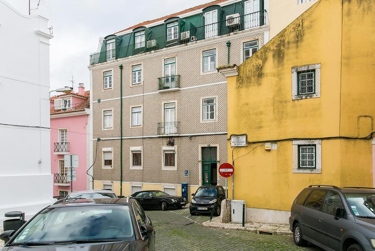 Lovelystay - Cozy 3Bdr Apartment In Estrela Lisabona Exterior foto