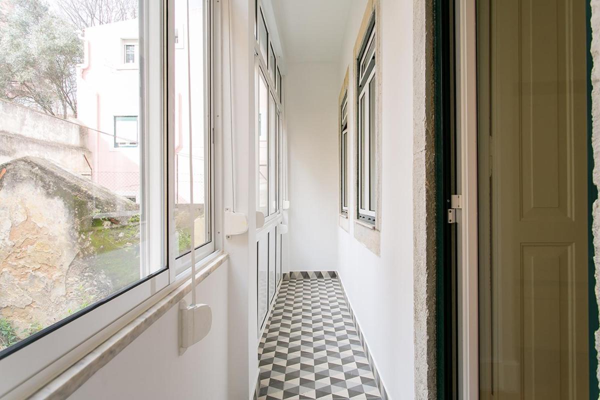 Lovelystay - Cozy 3Bdr Apartment In Estrela Lisabona Exterior foto